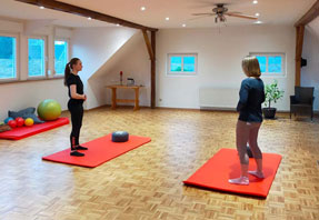 tanzende Frauen entspannen